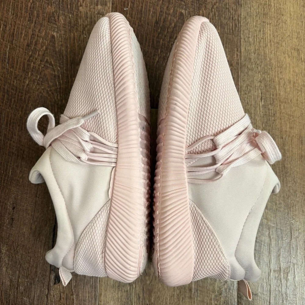 Lucy Avenue Blush Pink Slip-On Athletic Sneakers Athleisure Ballet Shoe 8.5 EUC